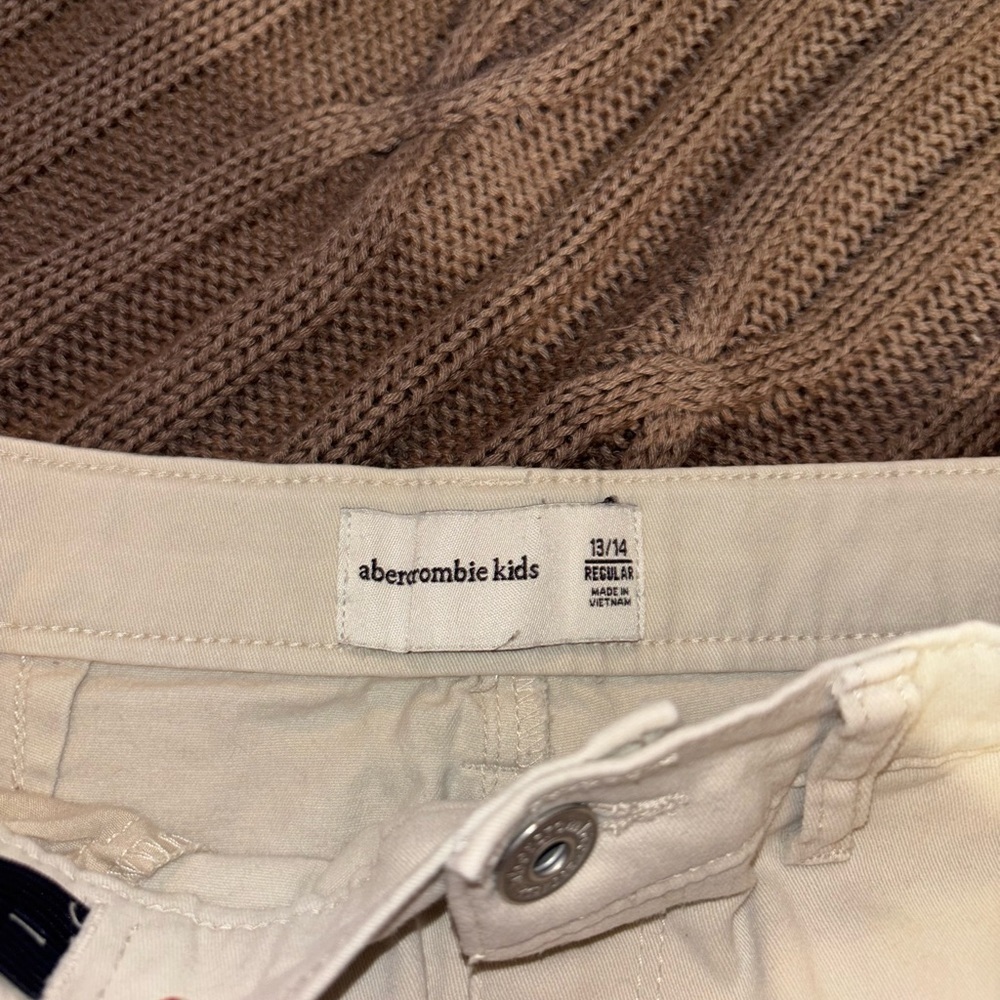 Abercrombie Kids Cream Pants - Picture 2 of 3